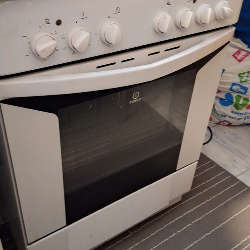 Indesit oven used, fully functional