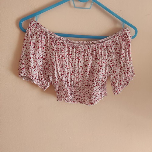 Summer set crop top and palazzo pants in white with red flowers like new
