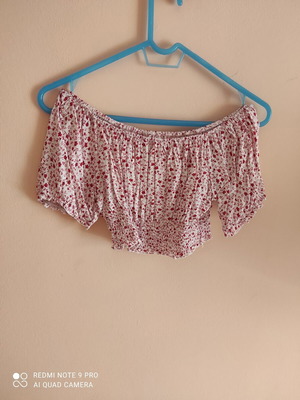 Summer set crop top and palazzo pants in white with red flowers like new