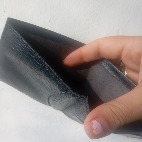 Bifold Wallet like new, black crocodile-embossed slim design