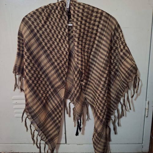 Scarf like new brown for winter and styling