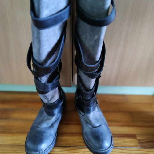 Steve Madden women's boots grey, like new, size 38