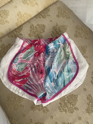 Nike women's sports shorts like new, size M