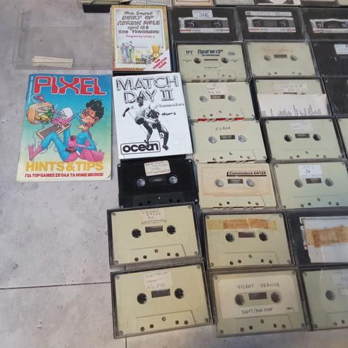 Collectible pack of 50 cassette videogame programs ZX Spectrum Commodore used, 1980s