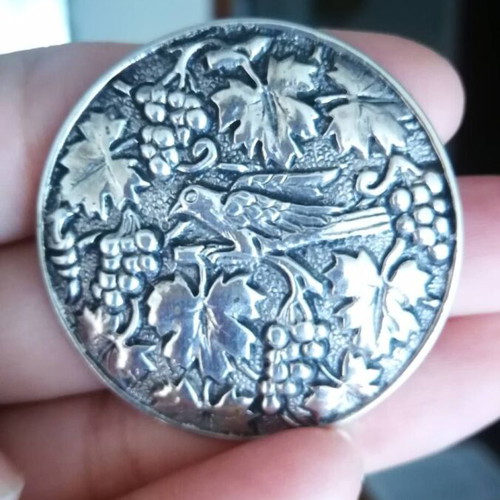 Silver brooch with bird and vine design new