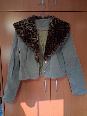 Vintage crop jacket with leopard fur, like new, size S