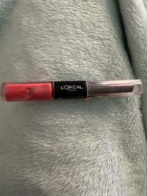 LOréal Duo lipstick used with lip gloss