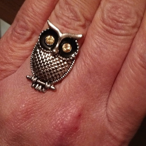Adjustable ring in excellent condition