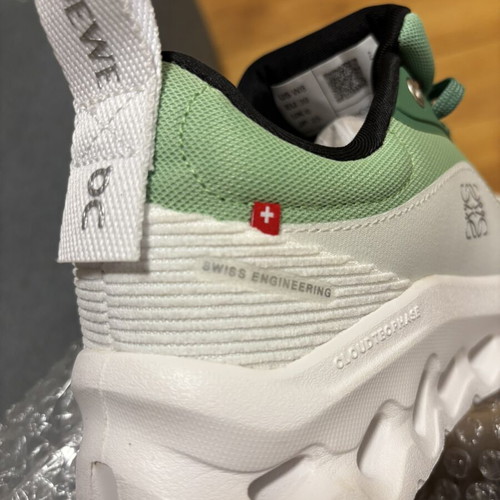On Running x Loewe Cloudtilt sneakers size 39 new, white and green