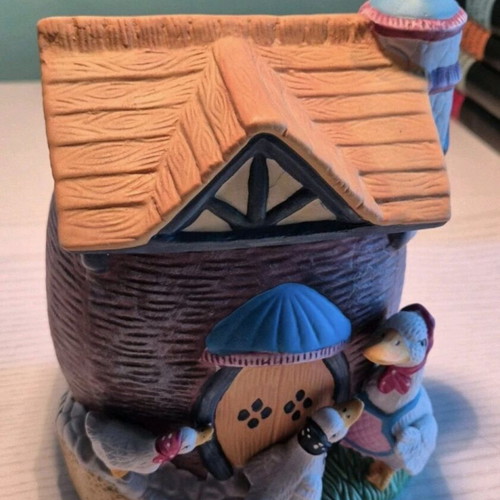 Clay pot used with 3D house and duck design