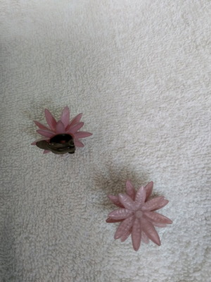 Clip-on earrings pink flower, new