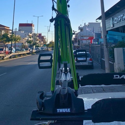Thule Roof Bike Rack like new for carbon road bike