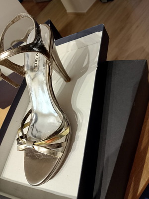 Som.mits pumps size 36 used