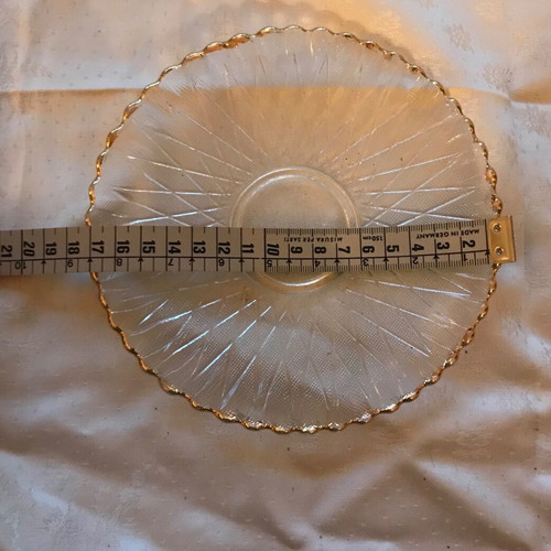 Set of 4 dessert plates used with gold trim, 16.5 cm diameter