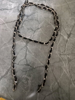 Necklace special like new, black leather silver heavy length 1.10