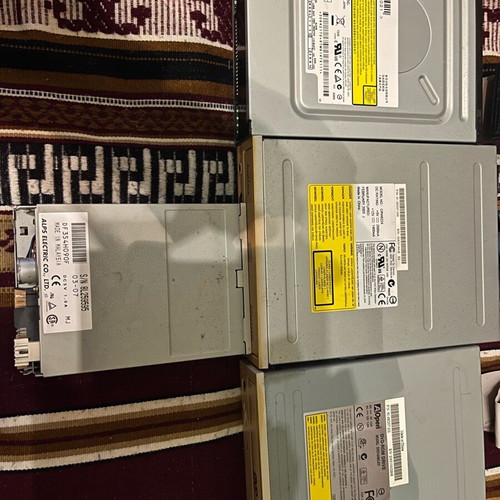 Retro drives pack used: Floppy, DVD-RW, CD-RW with cables