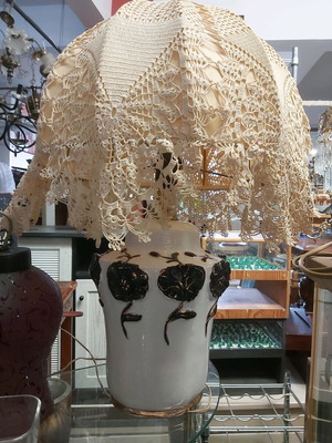 Baroque table lamp like new with porcelain base and crochet lampshade