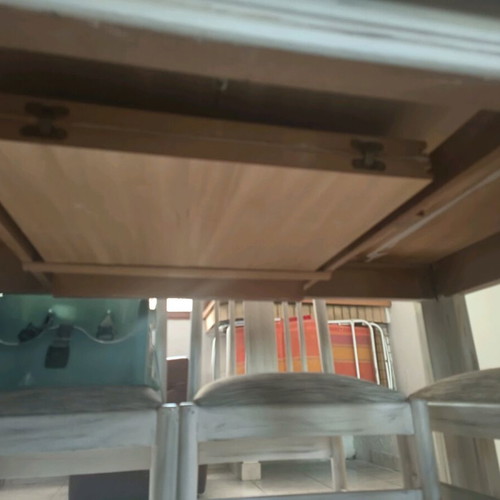 Dining table used without chairs with built-in extension 144x0.89cm