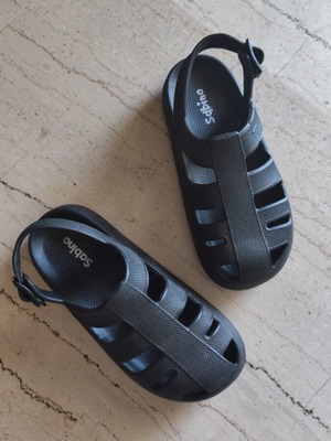 Sabino Unisex Sandals like new, size 38, black
