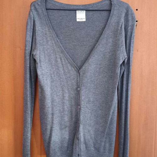 Pull&Bear cardigan gray thin with V neckline size M like new