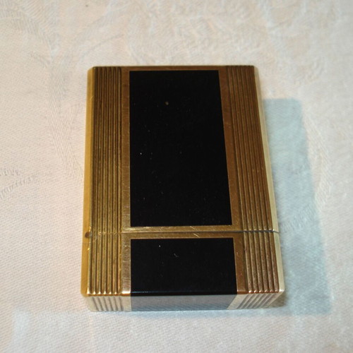 S.T. Dupont Laque De Chine lighter used, gold plated collectible