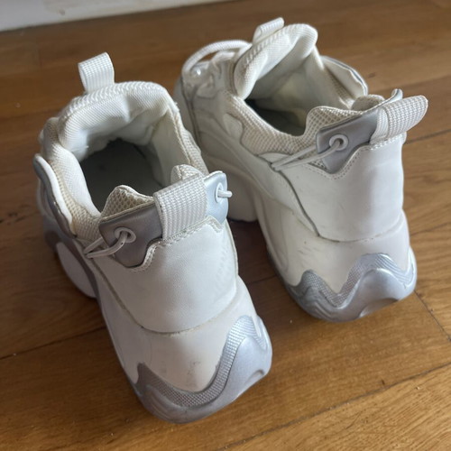 White walking shoes size 38 like new with thick sole