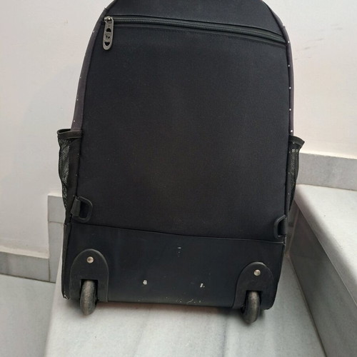 School trolley bag like new 15 no 36
