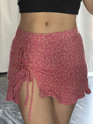Pull&Bear Floral Mini φούστα με βολάν μέγεθος S σαν καινούργιο, ροζ