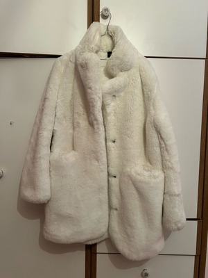Thick synthetic fur coat like new, one size, white
