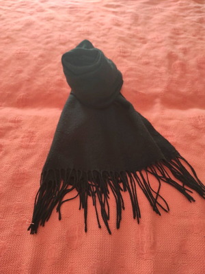Black scarf like new with fringes, 200×70 cm