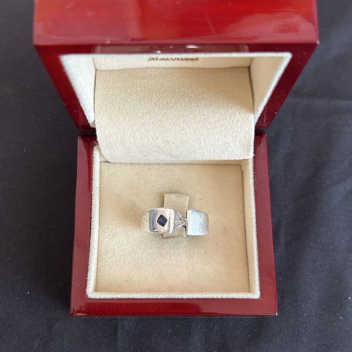 Silver 950 ring used with white and blue stone