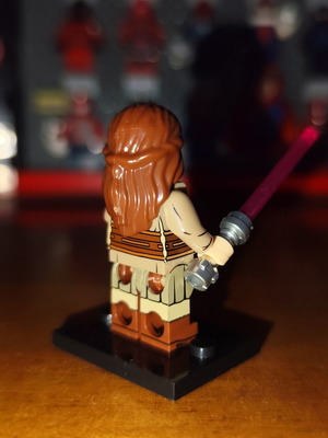 Jaina Solo φιγούρα Star Wars σαν καινούργιο με βάση και φούξια lightsaber