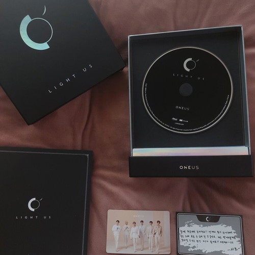 Oneus Light Us album like new