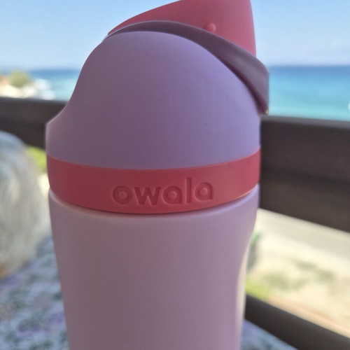 Owala 24oz 710ml water bottle Angel Food Cake like new