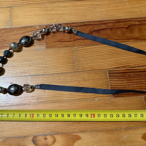 Women's necklace used