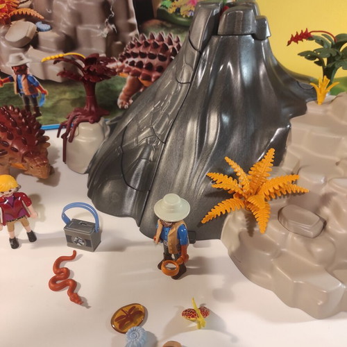 Playmobil Dinos Volcano Set 5230 like new with extra explorer gift