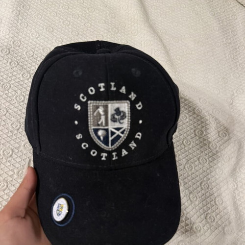 Hat like new, black, one size