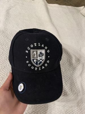Hat like new, black, one size