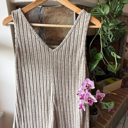 Shein sleeveless maternity jumpsuit Medium like new, beige