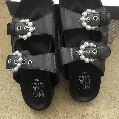 Moda In Pelle women's slippers size 39 new, black with pearl buckles