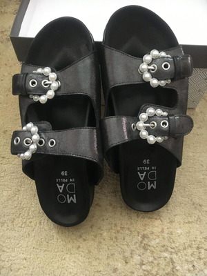 Moda In Pelle women's slippers size 39 new, black with pearl buckles
