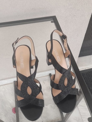 Heeled sandal new, size 37, black