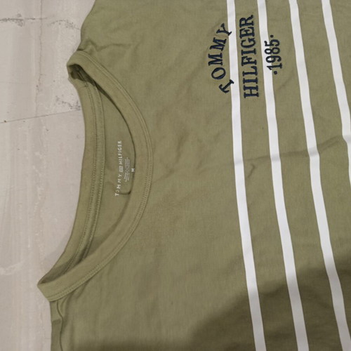 Tommy Hilfiger T Shirt new, size Medium, olive green