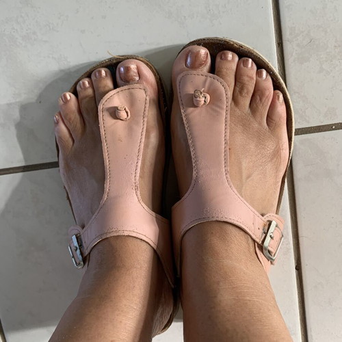 Blue slippers size 42 and pink En Vie flip-flops size 38, pack