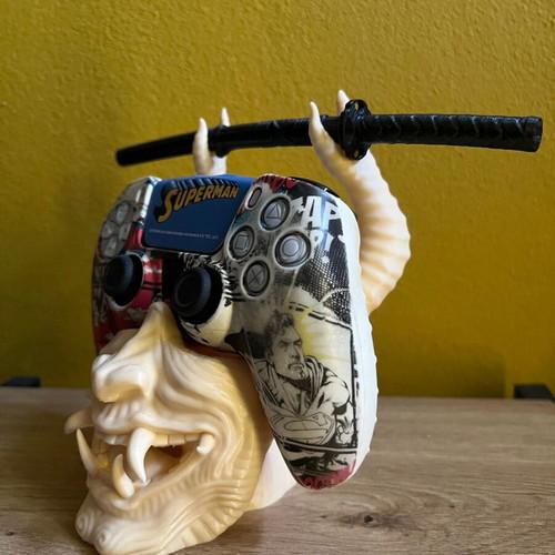 Oni Mask Controller Stand with Katana for PS5 and Xbox new