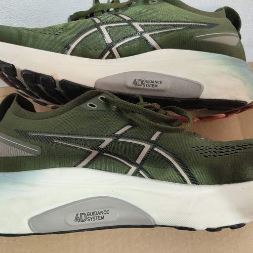 Asics Kayano 31 running shoes, excellent condition, size 44.5, green