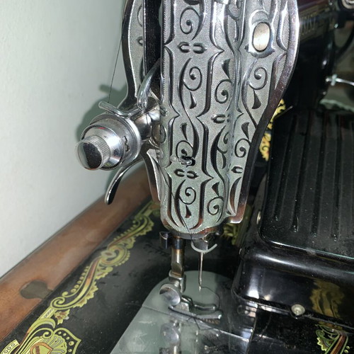Transist Sewing Machine like new, works well