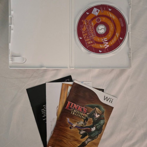 Link's Crossbow Training Nintendo Wii game like new with Wii Zapper