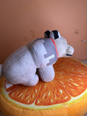 Minecraft wolf plush like new