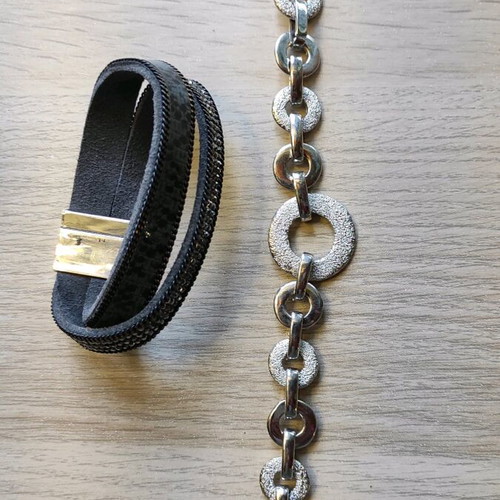 Bracelet set like new, two pieces